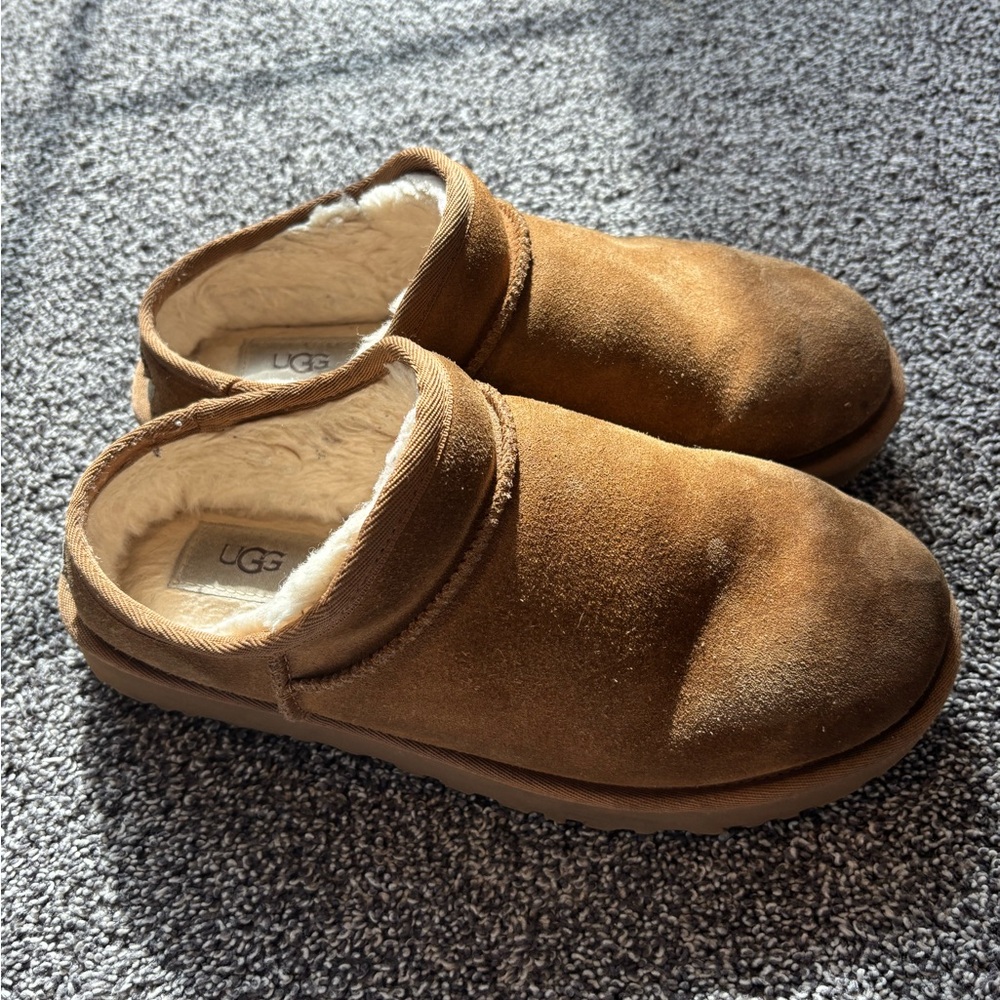 Chestnut Ugg Classic Slippers - Picture 3 of 5